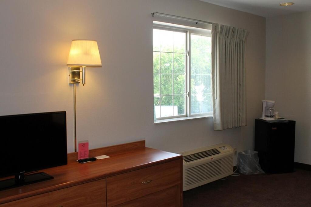 Edmore Inn Екстер'єр фото